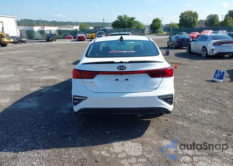 2021 Kia Forte Lxs z USA, uszkodzony, nr VIN 3KPF24AD0ME356247